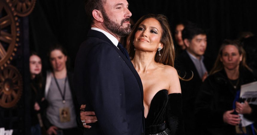 jennifer lopez si ben affleck sunt oficial divortati ce bunuri impart cele doua staruri 67baf2fba47d5