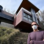 lectie de arhitectura printre ruinele din los angeles cum fost construita o casa rezistenta la foc care a ramas intacta dupa incendii 67a04e95d7f6b