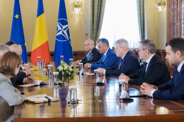 liberalii au sustinut in discutiile cu ilie bolojan sa fie excluse din calculul deficitului bugetar cheltuielile pentru aparare 67bf71af6f1f7