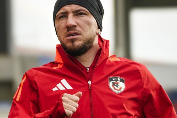 live text deian sorescu si alexandru maxim titulari acum intr un meci tare pentru gaziantep in super lig 67b06e218e20b