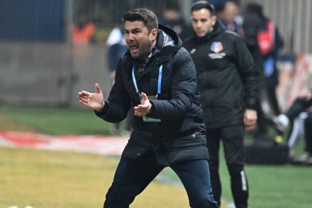 live text fc hermannstadt petrolul ploiesti de la 1430 cu o victorie trupa lui adrian mutu egaleaza rapidul si se apropie de play off 67a85705db523