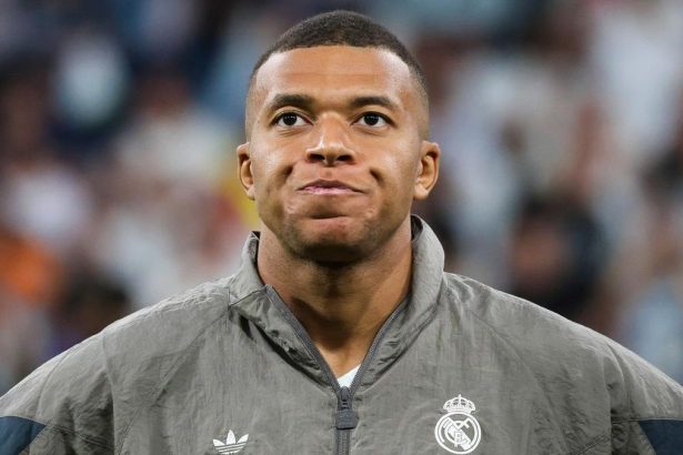 mbappe patroneaza o catastrofa de echipa formatia in care pompeaza bani ciuca batailor in franta 67b577fc24aff