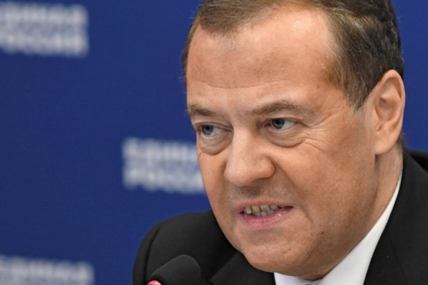 medvedev noi amenintari dupa convorbirea trump putin ceasul apocalipsei nucleare isi va continua marsul spre miezul noptii 67adab94821da