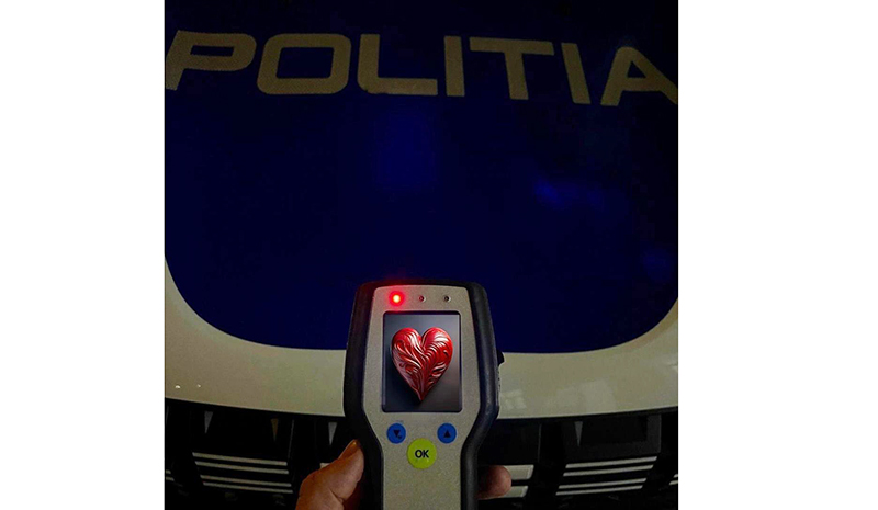 Mesajul Poliției Române de Ziua Sfântului Valentin: Dacă tot e Ziua Îndrăgostiților, iubește-ți permisul! 1 mesajul politiei romane de ziua sfantului valentin daca tot e valentines day iubeste ti permisul 67af7969d4b3e