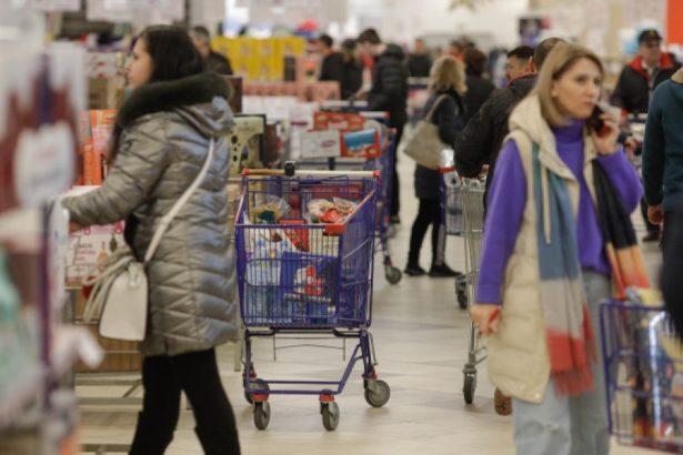 ministrul barbu retailul din romania ieri a fost ca acum o saptamana nu a fost niciun boicot oamenii au mers la cumparaturi 67ab71d73e72b
