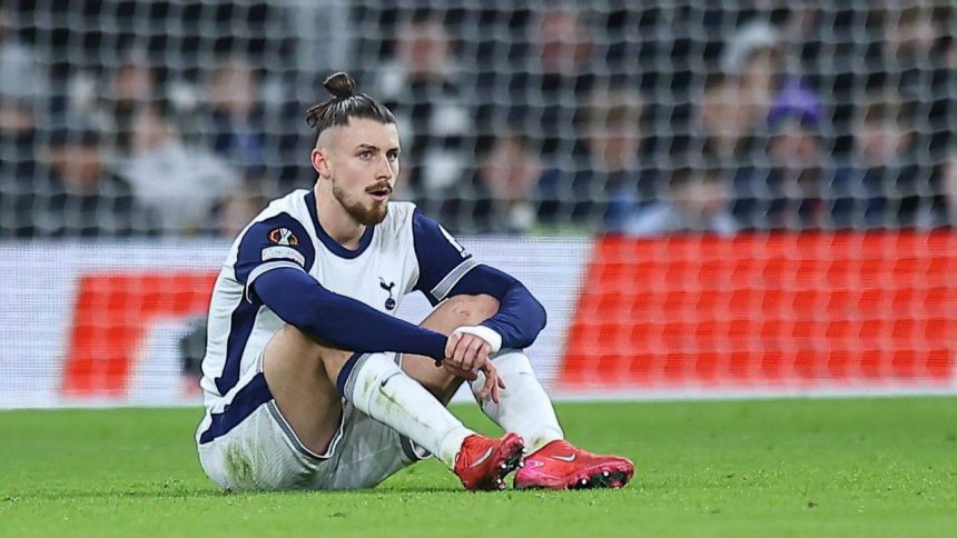 misiune dificila pentru dragusin tottenham a recuperat doi fundasi centrali a transferat doi stoperi si mai doreste inca unul 67bd611fc4875