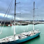 o alternativa ecologica pentru a traversa atlanticul la bordul celui mai mare cargo cu vele din lume cat costa si ce conditii ofera 67a06b2e89a50