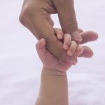 o femeie da in judecata o clinica de fertilizare din sua dupa ce a fost obligata sa renunte la copilul pe care l a nascut 67ba0050853e6