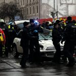 o masina a intrat intentionat in multime in munchen cel putin 20 de persoane au fost ranite 67addccdf11c2