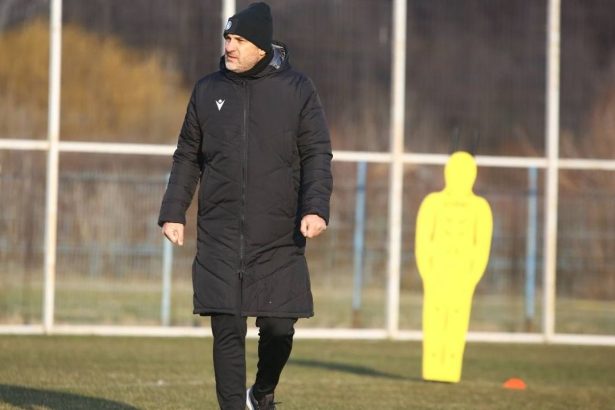 oficial claudiu niculescu si a luat atacant cu valencia si villarreal in cv 67b07bf097275