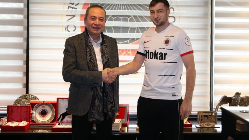 oficial daniel popa transfer surprinzator unde a fost prezentat fostul atacant de la fcsb 67a62f0f0f1b5
