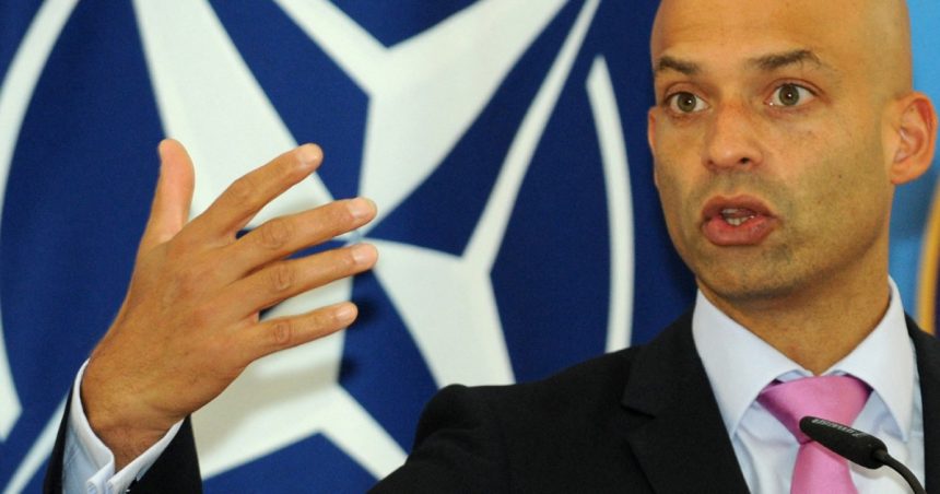 Oficial NATO: „Operațiunea Rusiei în România a fost o înșelăciune, o campanie amplă pentru a influența în secret alegerile” 1 oficial nato operatiunea rusiei in romania a fost o inselaciune o campanie ampla pentru a afecta in secret alegerile 67aee7fdb5352