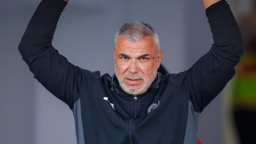 Olăroiu, premiat în Emirate după ce a amenințat că pleacă de la Sharjah: „Îl felicităm pe Cosmin!“ 1 oficial olaroiu premiat in emirate dupa ce a amenintat ca pleaca de la sharjah il felicitam pe cosmin 67a1fed69d1d3