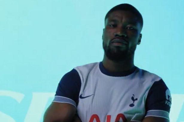 oficial tottenham l a prezentat pe inlocuitorul lui radu dragusin toate detaliile afacerii 679f4a607b09e