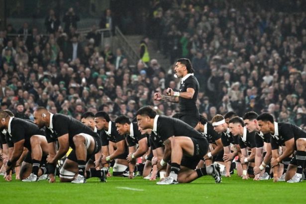 patronul lui manchester united a fost dat in judecata de all blacks 67ad8b6f533cb
