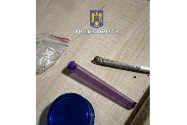 politistii din constanta in actiune doi barbati au fost prinsi cu grinderul si drogurile la ei 679f649d5ed3a