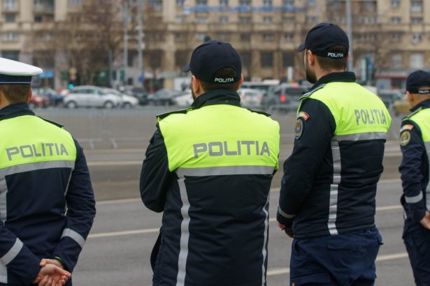 politistii vor fi din nou platiti pentru munca prestata in weekend si sarbatori legale ordonanta a fost aprobata de guvern 67b7419cb6d0a