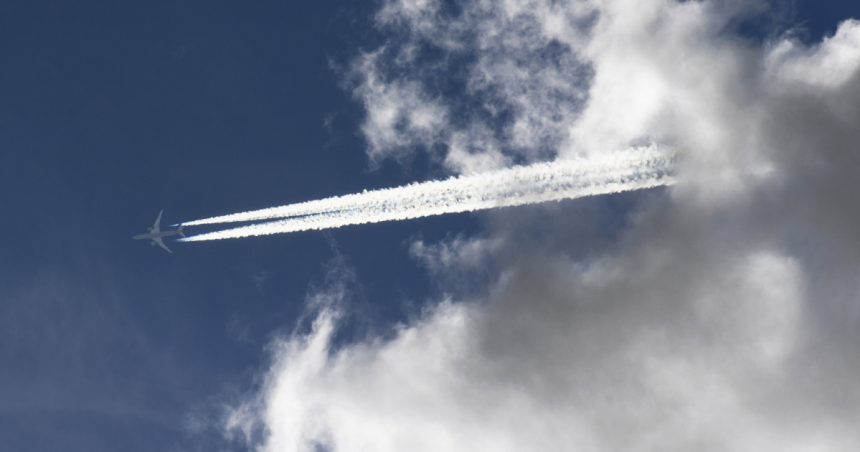 poluarea a crescut din cauza razboiului din ucraina devierea traficului aerian a dus la cresterea consumului de combustibil 67ac9ca4ba86f