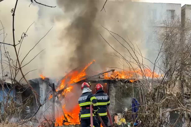 pompierii sunt in alerta un incendiu a izbucnit intr un grajd din sibioara 67ae04c349540