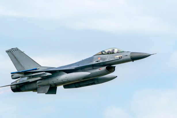pregatiri in caz de razboi nato vrea sa extinda spre estul europei un sistem de conducte pentru combustibil ce se termina in germania 67b9e45e68987