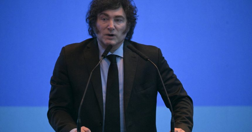 Președintele Argentinei, Javier Milei, redeschide dosarele rețelelor care au sprijinit mii de naziști în fuga lor către America de Sud. 1 presedintele argentinei javier milei redeschide dosarele retelelor care au ajutat mii de nazisti sa scape in america de sud 67bc40e2bef3f
