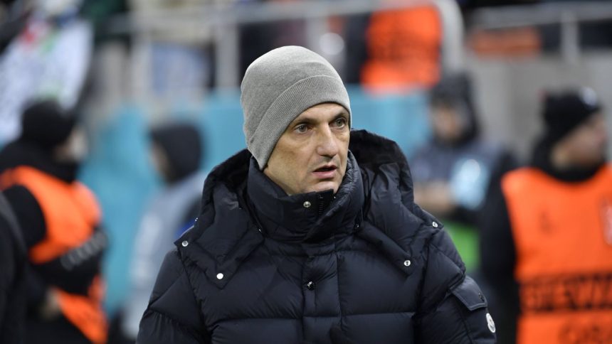Răzvan Lucescu de la „victorie falsă“ la o nouă explicație pentru criza de la PAOK: „Asta se întâmplă…“ 1 razvan lucescu trece de la fake win la alta scuza pentru criza de la paok asta se intampla 67bc1a1dd0fe4