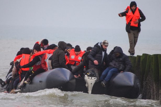 regatul unit inaspreste regulile pentru acordarea cetateniei ce migranti vor fi refuzati indiferent de durata sederii 67ac87d26201a