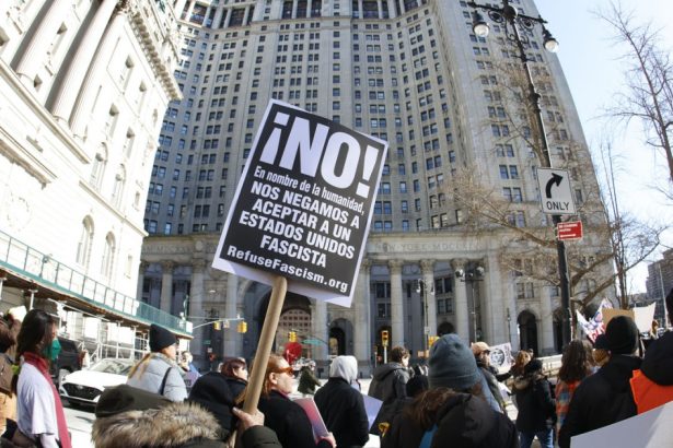 registru pentru imigrantii ilegali din sua administratia trump ii trimite la inchisoare pe cei care nu se inregistreaza 67bed2a6d9c6d