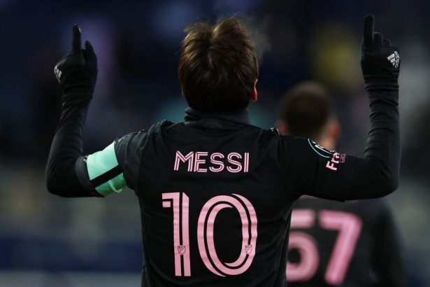 si a uitat rolul arbitrul i a cerut autograf lui messi dupa meci si acum are probleme serioase anuntul facut de concacaf 67b8f5160d05c