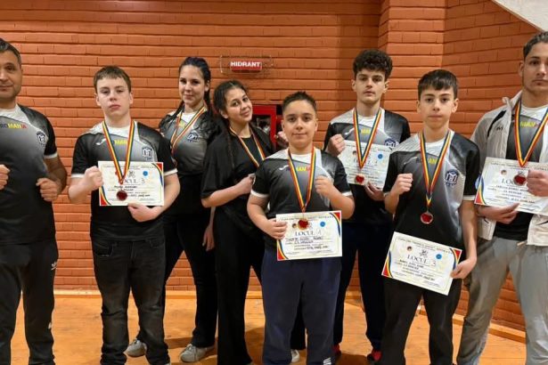 sportivii de la cs medgidia in top la cupa crk trofeul dacic kick box 67be43661d1f6