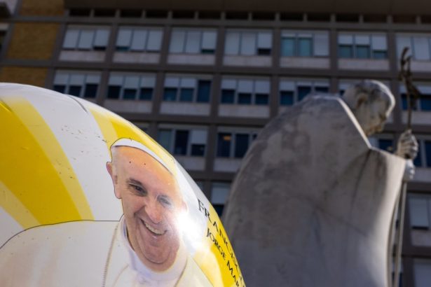starea de sanatate a papei francisc se amelioreaza usor este a 13 a zi de spitalizare a suveranului pontif 67bf7b62615da