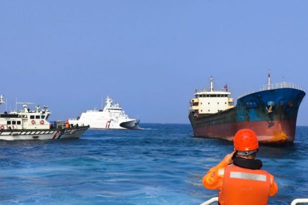 taiwanul a retinut o nava cu echipaj chinez pe care o suspecteaza ca a taiat un cablu de date submarin 67be10ed5445e
