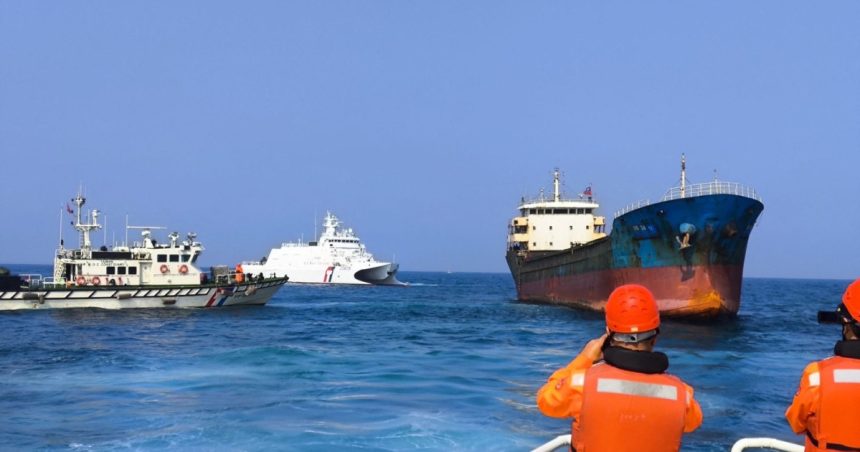 taiwanul a retinut o nava cu echipaj chinez pe care o suspecteaza ca a taiat un cablu de date submarin 67be10ed5445e