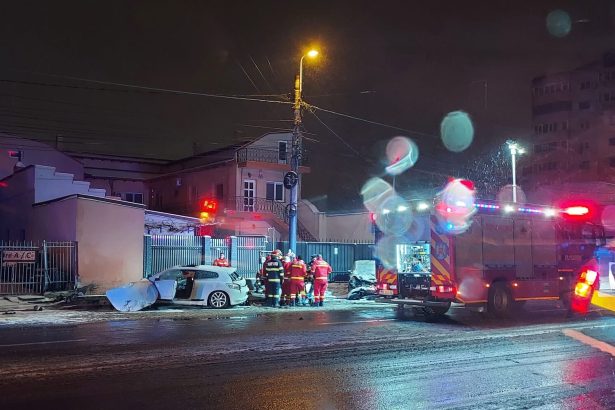 tanarul care a provocat accidentul de pe bulevardul i c bratianu furase masina parintilor minorul este in stare critica internat la ati 67b19dc7d92d9