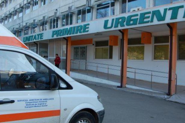 tavan cazut intr un salon al spitalului judetean focsani o mama si copilul ei se aflau in incapere reactia ministerului sanatatii 67b71e0caa8a5