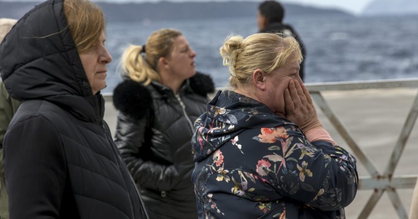 toata lumea sta ca pe ace peste 10 000 de oameni au parasit insula santorini zguduita de sute de cutremure 67a32a025e0c6