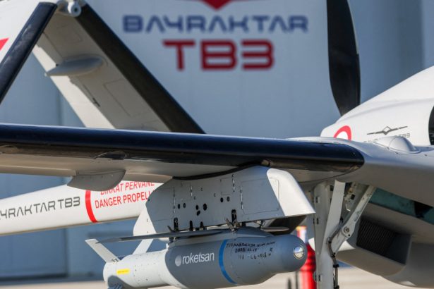 ucraina se pregateste deja pentru relansarea industriei militare post razboi viitorii angajati ai fabricii baykar cursuri in turcia 67bf4dac95694