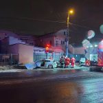 un baiat de 15 ani a condus o masina pe bulevardul i c bratianu si a intrat intr o masina parcata el a fost transport in stare grava la spital 67b19880d02f0