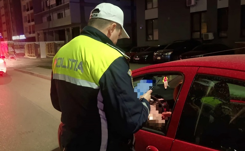 Un bărbat din Năvodari, aflat sub influența alcoolului, a intrat cu mașina într-un alt vehicul 1 un barbat din navodari s a urcat beat la volan si a intrat intr o alta masina 67bd9074a3ff7