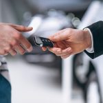 un constantean isi pierde autoturismul din cauza unei datorii la o casa de amanet cand are loc licitatia 67af8e83b9472