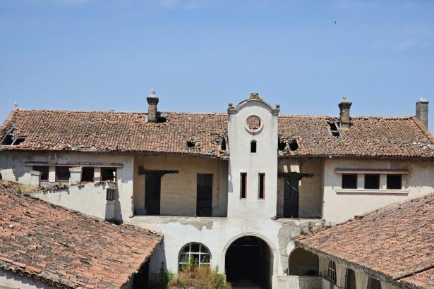 un nou document pentru consolidarea hanului balcan fostul prefect ion constantin va demara consolidarea intregului monument istoric 67b5b0d865ed0