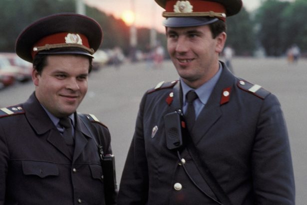 un om de afaceri rus a fost condamnat la sase ani de inchisoare pentru ca a livrat politiei camasi de proasta calitate 67aa391104cec