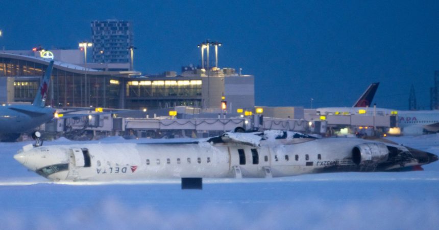 video accidentul aviatic de la toronto cum au fost salvati cei 80 de pasageri de designul inteligent al aeronavei bombardier crj900 67b59ba829634