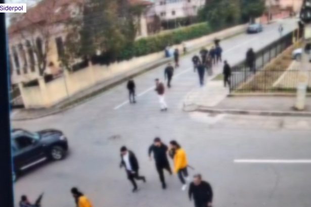 video bataie pe o strada din ialomita peste 25 de persoane au fost implicate doi oameni au murit iar trei au ajuns la spital 67a7c76ada7e9