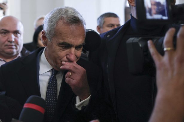 video calin georgescu apare intr un videoclip alaturi de un simpatizant legionar trimis in judecata sa ne asumam istoria stramosii 67b7452ef3976