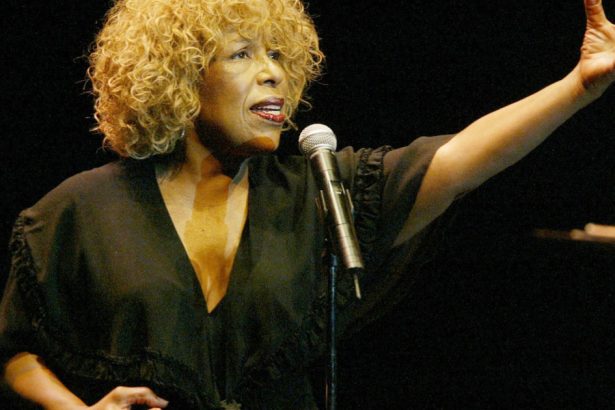 video cantareata roberta flack a murit artista rb celebra pentru hitul killing me softly with his song avea 88 de ani 67bcaa542609b