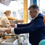 video cum arata cosul de cumparaturi al lui ciolacu dupa ce a fost la supermarket parerea mea este ca trebuie intervenit legislativ 67a9b3a4c6e24