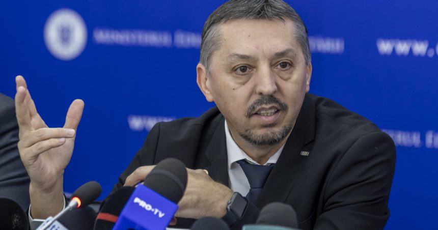 Daniel David, despre pseudoștiință: „Oamenii nu fac diferenţă între numerologie şi matematică, astrologie şi anatomie, vraci și medic” 1 video daniel david despre pseudostiinta oamenii nu fac diferenta intre numerologie si matematica astrologie si anatomie vraci si medic 67a8d9c0a02a1