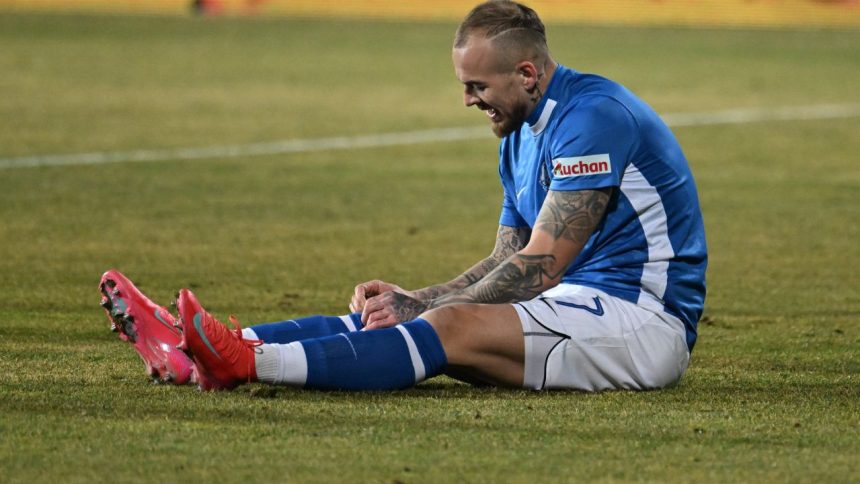 video denis alibec incert pentru dinamo farul hagi laude pentru echipa lui kopic 67adf511c7937