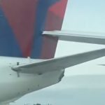 video doua avioane de pasageri s au ciocnit pe aeroportul din seattle momentul a fost filmat 67a49ed468394
